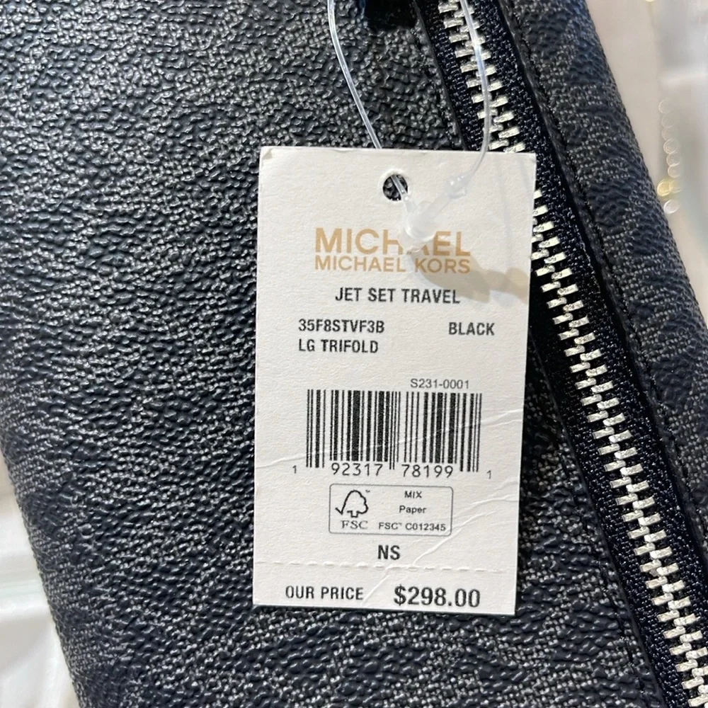 Michael Kors Jet Set Large Signature Logo Tri-Fold Wallet
Black 
NWT - Picture 14 of 16